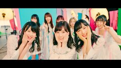 スペシャルドリームチームの3代目センターに山下美月が就任！ 坂道AKB『初恋ドア』MV公開
