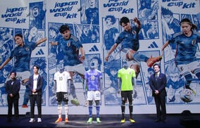 日本代表のカタールW杯着用の新ユニフォーム発表！テーマは「ORIGAMI」、『GIANT KILLING』、『ブルーロック』、『eFootball』とコラボ
