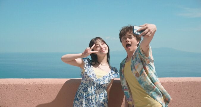 【写真・画像】橋本環奈、激務で白目→バカンスではしゃぐ姿に「可愛すぎる」「ビジュアルが強い！」　2枚目