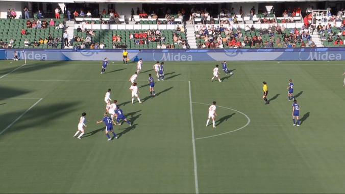 長谷川唯は逆足も神精度！“美しすぎる縦回転クロス”が「えぐい」「最高だ」なでしこ先制点をアシスト【女子アジアカップ】 4枚目