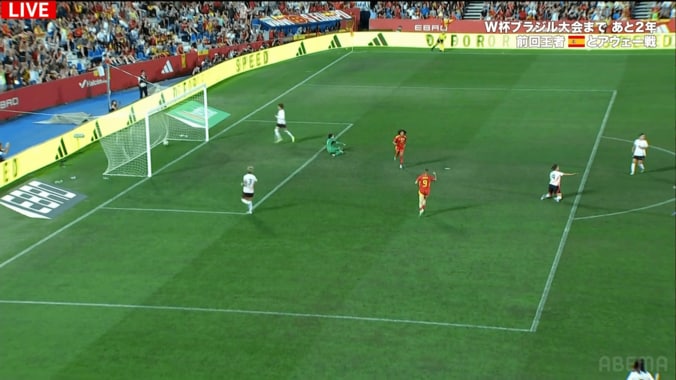 「ファウルじゃない？」なでしこジャパン、“疑惑の判定”から失点…「蹴られた」「VARがあれば…」谷川萌々子が転倒も笛なし→SNS騒然 3枚目