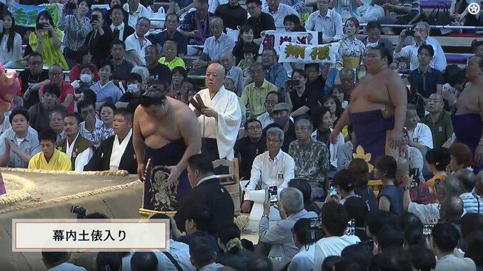 力士との対比がじわる光景が続く