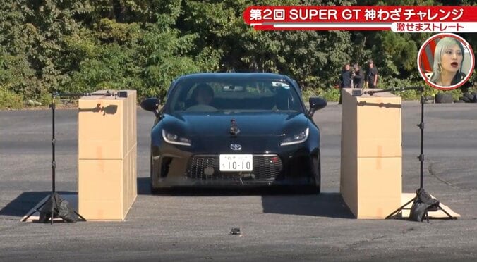 「まさに神の領域」一流レーサー、壁まで“たった3cm”の超絶ドラテクに「めっちゃ踏むね」「凄っ」驚きの声 2枚目