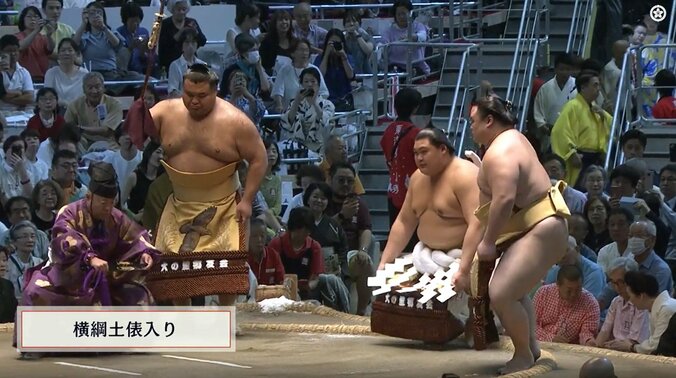 横綱土俵入り