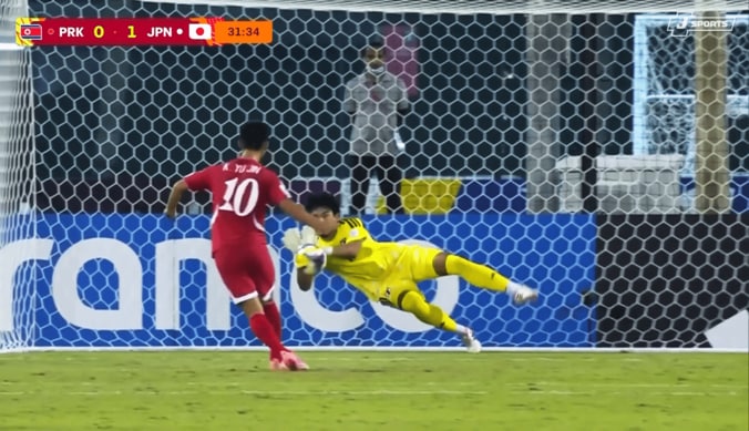 シュートを完璧に読み切った村松