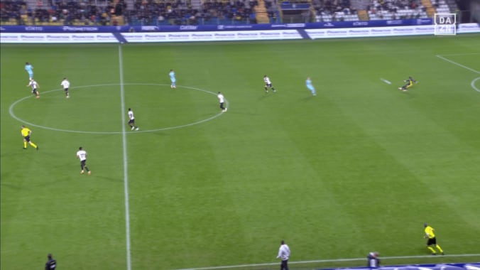 衝撃の開始13秒！GK鈴木彩艶が70m級キック→先制点演出「意味わからん軌道」「ガチの実質ザイオン」ファン驚愕の一部始終 3枚目