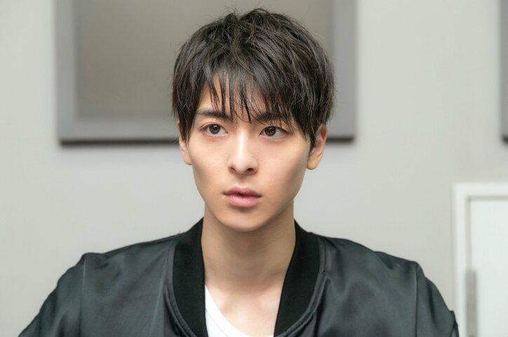 高杉真宙、大先輩・長谷川博己らとの共演に緊張 クランクアップは「飛び上がるほどの開放感」