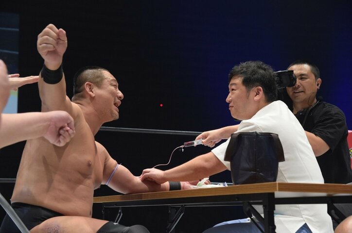 DDT高木三四郎、試合中に携帯番号漏洩で「スマホが鳴りやまぬ」異常事態…世界よ、これが“超三流”だ！