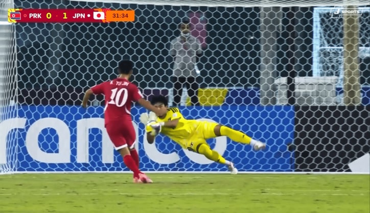 シュートを完璧に読み切った村松