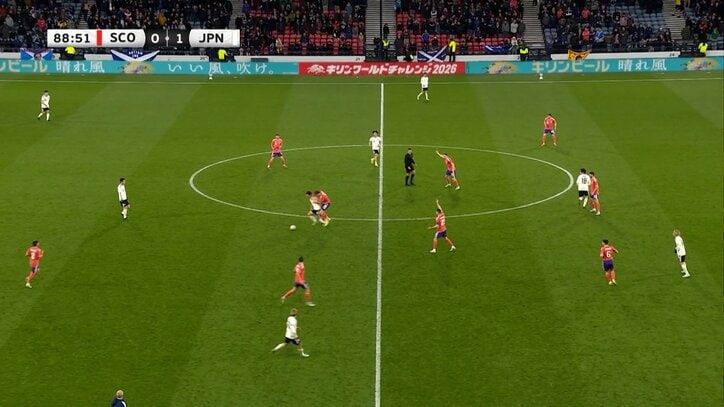 相手を背負いながらキープする塩貝健人