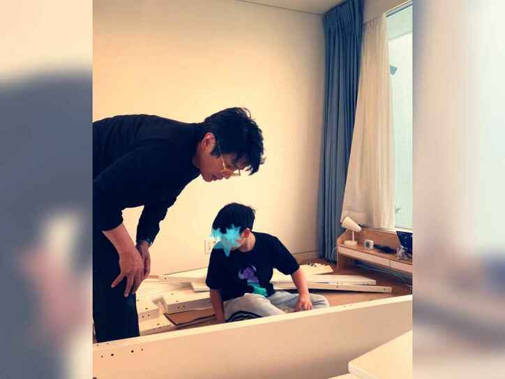 【写真】息子さんを見守る高橋克典さん