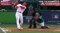 二刀流出場の大谷翔平が3試合ぶり17号アーチで自援護! バックスクリーンに飛び込む181キロ弾丸特大アーチでリーグトップのジャッジに2本差迫る