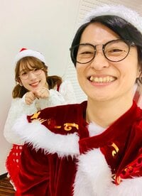 下野紘＆内田真礼がキュートなメガネサンタに！「声優と夜あそび」火曜オフショットにファン「最高にかわいい」