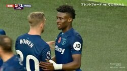 “後ろ向き空中ボレー弾”にスタジアム騒然！ 二度見不可避なエグい身体能力に「すげーやつ決まったなw」「おかしいだろw」