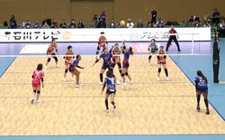 女子バレー、相手全員がダマされた“緩急えぐい”秀逸なツーアタックに会場どよめき