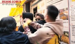 「ちょっとやめて！」“悪童”レオ、大阪の路地裏で二人組に絡まれる衝撃光景 レオ“ママ”たまらず絶叫、周囲騒然