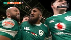 3人がかりでも止まらない…アイルランドの重戦車・アキの突進が迫力満点