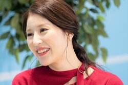 「好きになりました」“際どすぎるラウンドガール”におもしろ荘優勝芸人がガチ惚れ