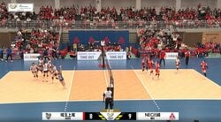 女子バレー、“個性派ヘア”のリベロが予想外の“好珍”プレー コート駆けまわり嬉しさ爆発