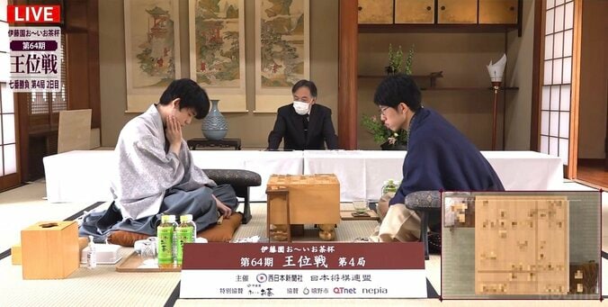 藤井聡太王位VS佐々木大地七段 形勢ほぼ互角のまま中盤戦を進行 決戦に向けて緊張感漂う展開に／将棋・王位戦七番勝負第4局 1枚目