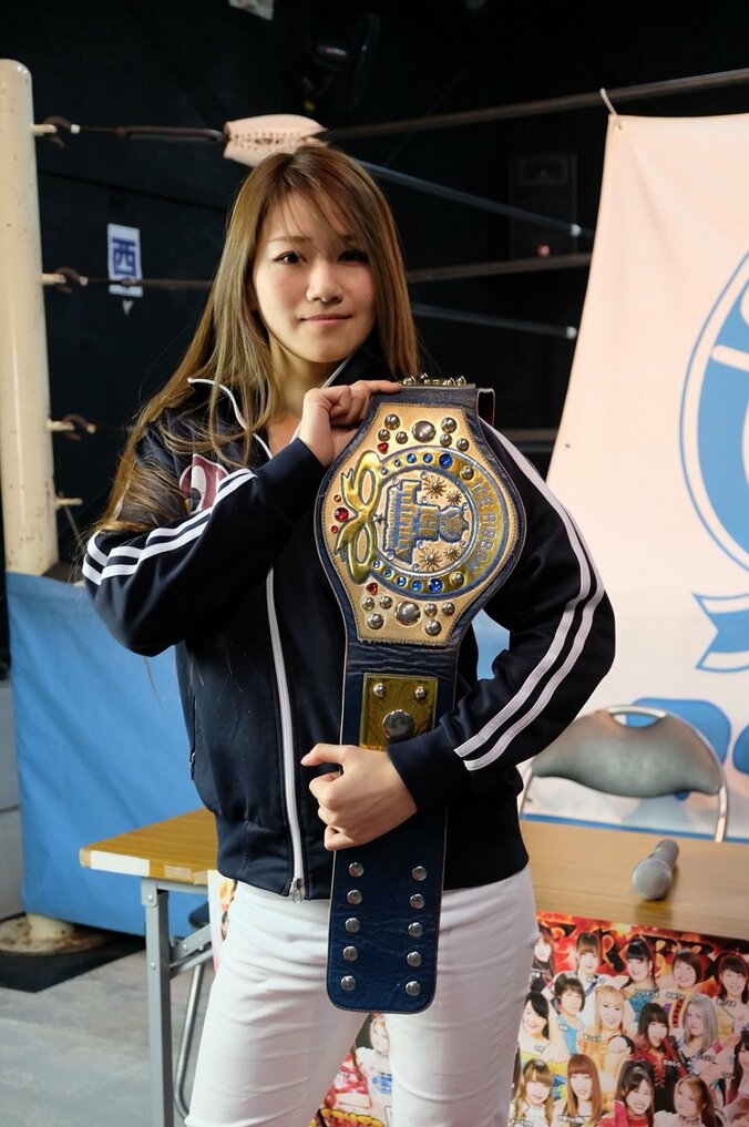 女子プロ“不倫騒動”、会見乱闘に発展で藤本つかさが“失神”退場！　後楽園で最終決着へ 3枚目