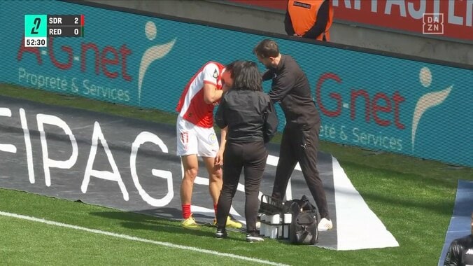 中村敬斗、GKと激しく接触し落下…先制弾で今季二桁マークもまさかのアクシデントに一時騒然「大丈夫！！？」心配の声 3枚目