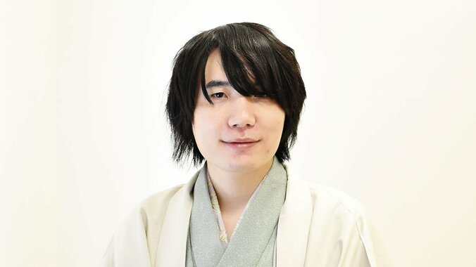 棋士の大事な「勝負服」和服についておしゃれな“貴族”佐藤天彦九段に聞いてみた「肩は軽い」「気持ちが高まる」 1枚目