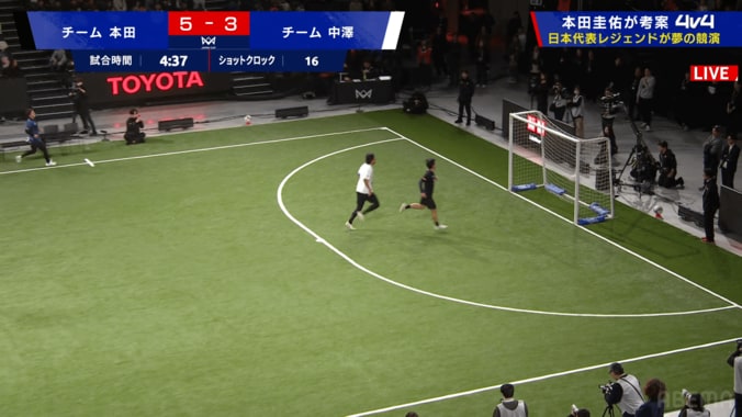 強すぎる！ 家長昭博、ボンバー中澤佑二を“片手ブロック”で圧倒「ガチでやった」「イラッとしちゃった（笑）」レジェンドの迫力対決 4枚目