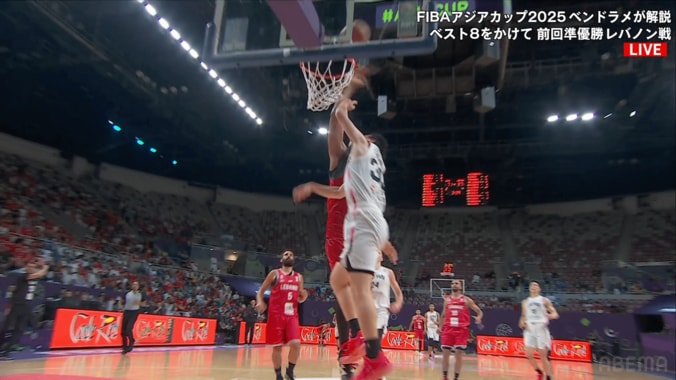 アリーナ騒然！「レブロンやん」富永啓生を封じた“衝撃ブロック”が「なんでそれ届く？」「ハエ叩きだ」レバノン帰化選手が敵ながらあっぱれだった瞬間 4枚目