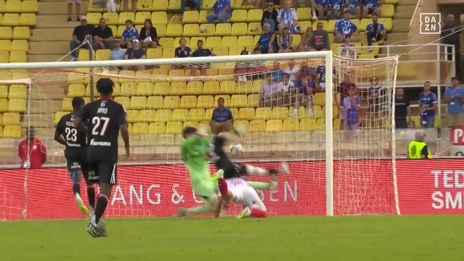 嘘だろ？南野拓実が魂のダイビングヘッドで決勝ゴール！「最高なんだが」途中出場から10分で奪った殊勲の一撃にファン大興奮 4枚目