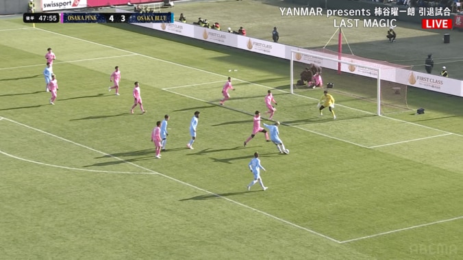 本田圭佑が絶叫！まさかの“鬼ブロック”に騒然「めっちゃ悔しがってる」「ガチ試合だった」柿谷曜一朗・引退試合がドラマチックな幕切れ 4枚目