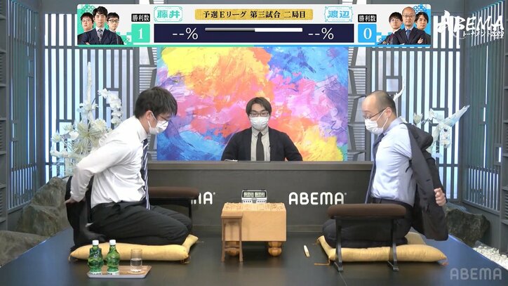 渡辺明九段、対戦相手との“シンクロ”ジャケットオフの瞬間に女流棋士爆笑「気合十分ですね」／将棋・ABEMAトーナメント