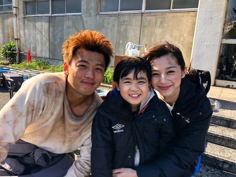 竹内涼真 中条あやみらとの 笑顔オフショット を公開し反響 可愛い いい笑顔 話題 Abema Times