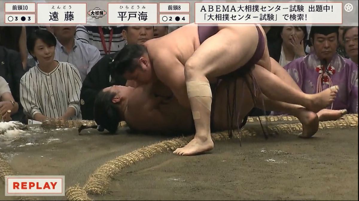 イケメン力士、危険な体勢で倒れ込む相手を咄嗟の気遣い 相撲ファン 