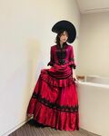 声優・小松未可子、ゴージャスな真っ赤なドレス姿を公開　「みかこしうつくし」称賛の声