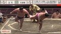 力士が同時にぴょーんとジャンプ 元横綱も「見たことない」レアシーンに視聴者も大賑わい「珍プレーすぎる」