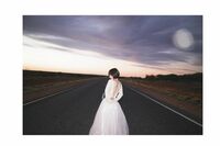 吉岡里帆の“背中ぱっくり”なドレス姿に「綺麗すぎる」「肩甲骨がくっきり」の声