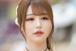 超絶お嬢様育ち…21歳・新人セクシー女優「母同伴で男子校の文化祭へ、母がその場で選んだ相手と交際」"特殊すぎる恋愛遍歴を告白「初体験も親指定の場所。“ここなら音が聞こえないから”と」