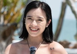 セクシーな外見にピュアな中身…23歳水着ギャルに「かわいい」連呼 ニューヨーク屋敷がメロメロに