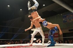 関口メンディーと武知海青が初タッグ！スタントなしの“プロレス”に視聴者興奮「神回」「息ぴったり」「見応えありすぎ」『覆面D』