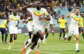 主将クリバリ弾でエクアドルに競り勝ったセネガルが逆転で2位通過を決定《カタールW杯》