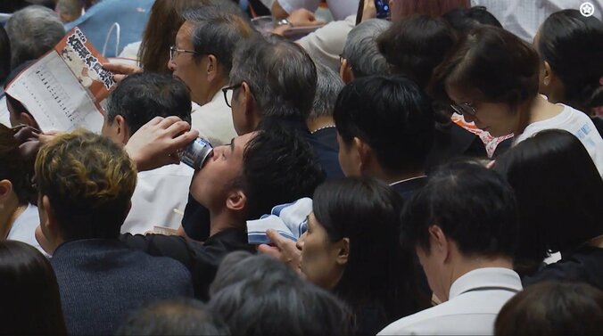 「え、映ってるやん」大相撲、客席にまさかの人物「どこや?w」「本物!」思わぬ展開にファン興奮 意外な親交も明らかに 3枚目