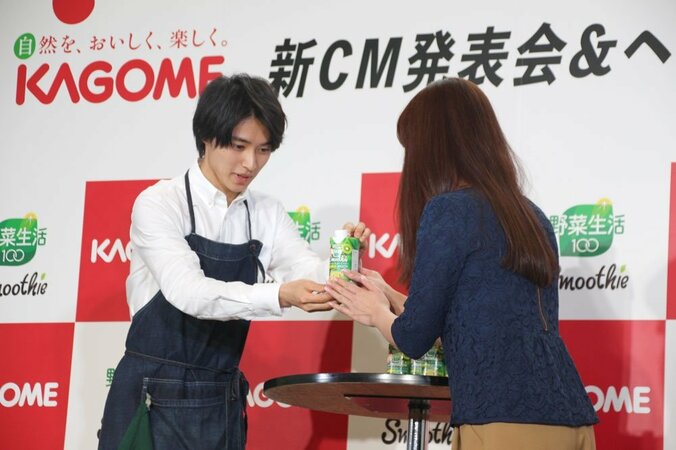 山崎賢人、自身の等身大フィギュアに感動「クオリティ高すぎてびっくり」 2枚目