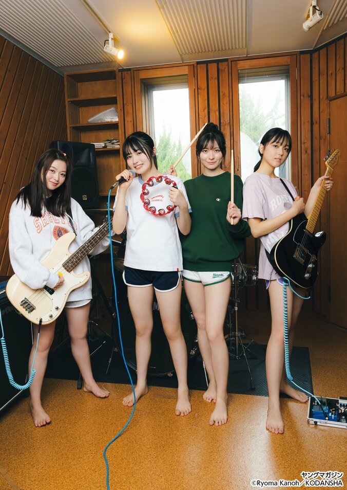 “ミスヤングマガジン”山本杏・晴こころ＆“ミス週刊少年マガジン”花城奈央・江下晏梨、2024＆2025受賞者が“バンド合宿”グラビア 『ヤンマガ』巻中登場 1枚目