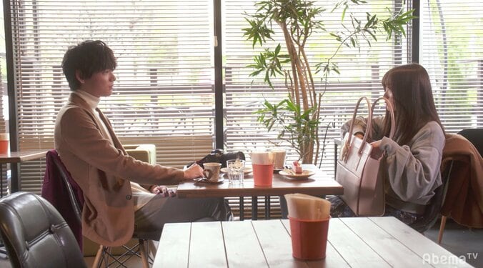 あかり（橋本環奈）が目覚めると、隣には星野（古川雄輝）の姿が…！　『1ページの恋』第2話で衝撃展開 7枚目