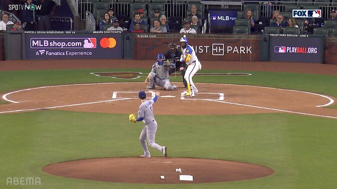 【写真・画像】「ワオ！」大谷翔平、8号弾を“真後ろで”目撃した観客キッズが驚き…打った直後にHR確信、衝撃の表情に放送席も思わず言及　1枚目