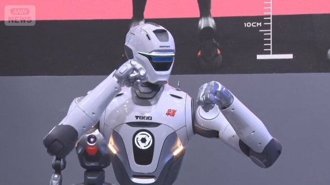 中国企業の人型ロボット　深セン国際AI展示会　中国・広東省　5月15日　