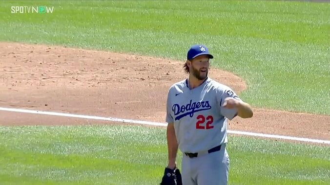 カーショー、本拠最終登板で5回途中2失点 11勝目ならずも球場総立ち ド軍一筋18年、5回1死“カーテンコール”に応え万感の降板 5枚目