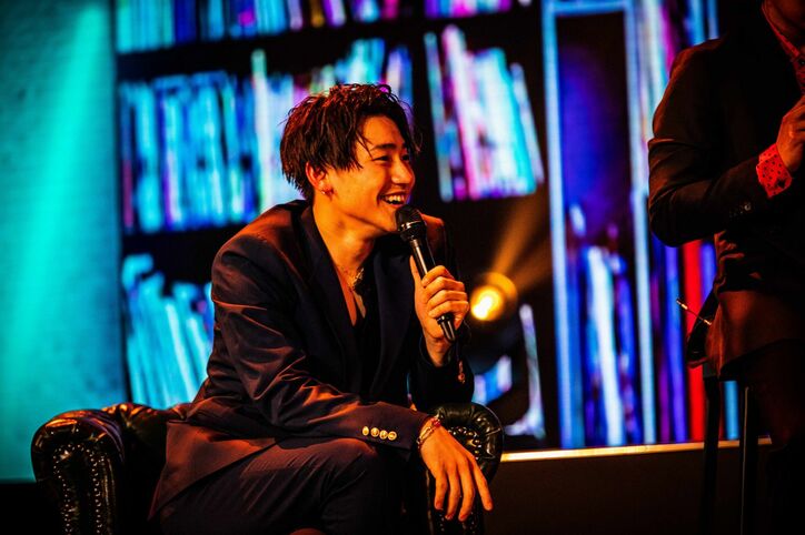 GENERATIONSクリスマスライブパーティー、“ド級のエモ懐かしい楽曲”披露に小森隼が思わず涙、贅沢なひと時に「幸せな時間」「なんて素敵な夜」コメント殺到