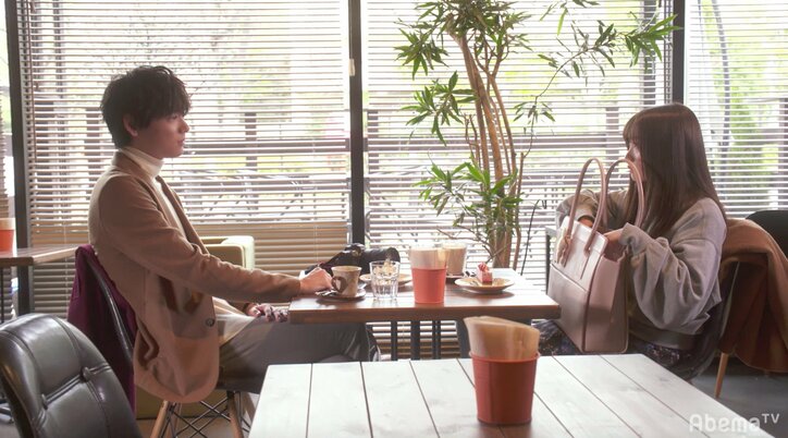 あかり（橋本環奈）が目覚めると、隣には星野（古川雄輝）の姿が…！　『1ページの恋』第2話で衝撃展開